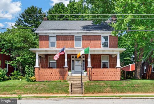 106 N 3rd St, NEW FREEDOM, PA, 17349-9438 | Card Image