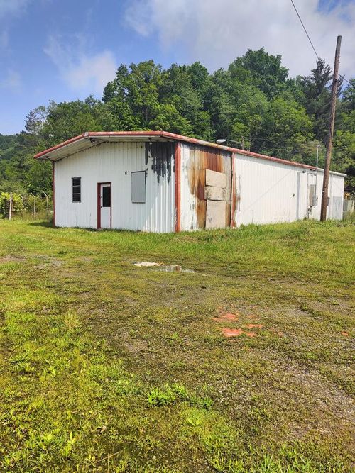 552 Airport Rd, Bluefield, WV, 24701-7396 | Card Image