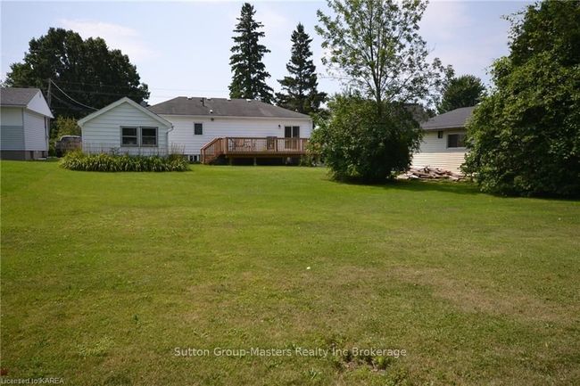 1038 Woodbine Rd, House other with 3 bedrooms, 3 bathrooms and 5 parking in Kingston ON | Image 30