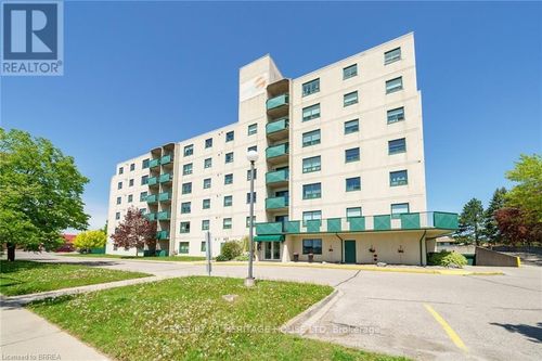 101-421 Fairview Dr, Brantford, ON, N3R7M3 | Card Image