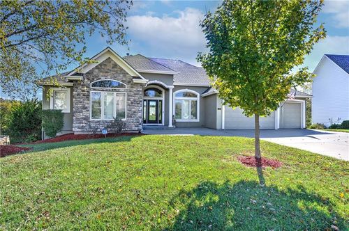 129 Nw Morton Dr, Lee's Summit, MO, 64081-4151 | Card Image