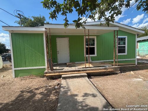 2320 Burnside St, Laredo, TX, 78040-1019 | Card Image