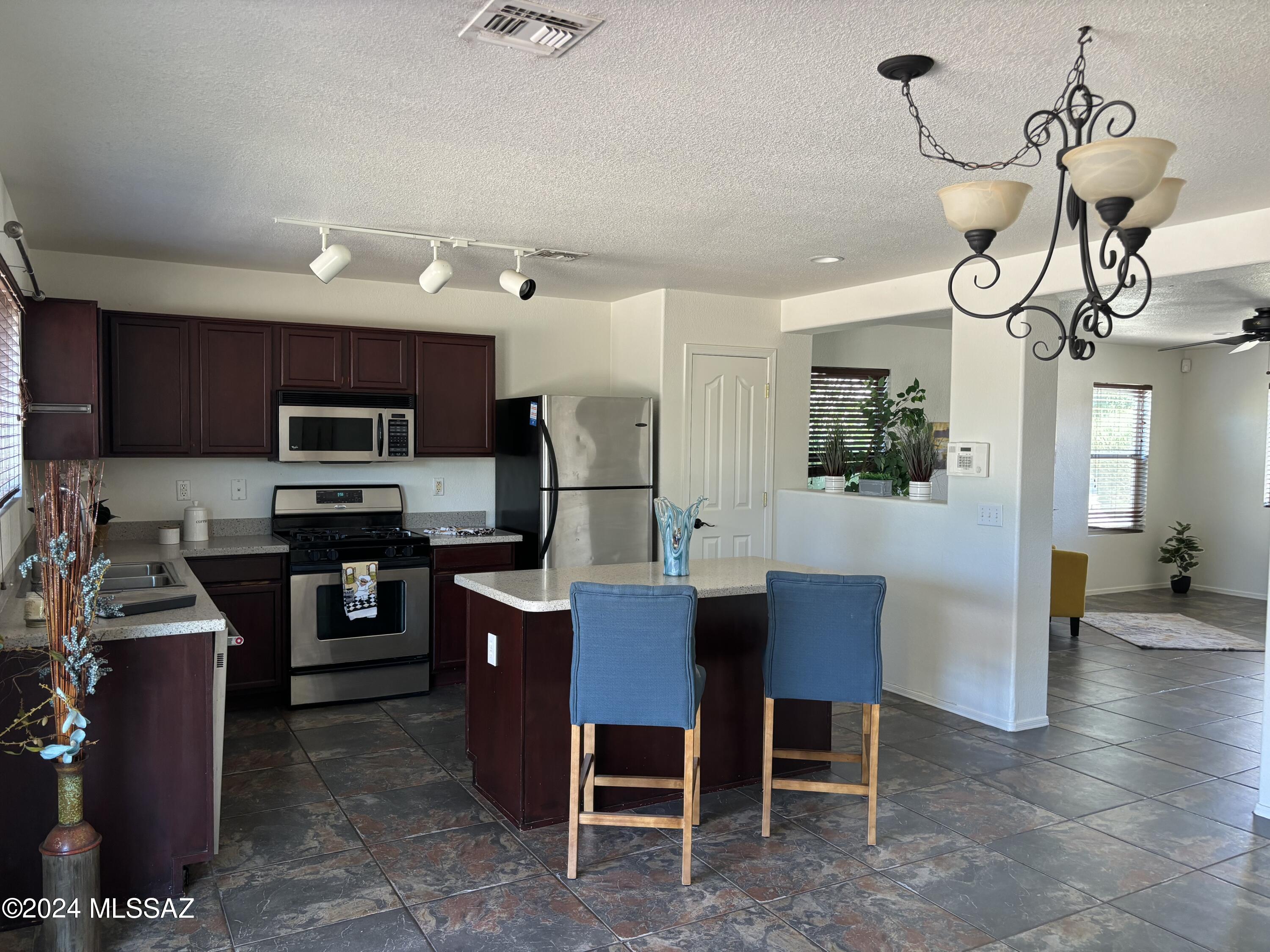 Sierra Falls Pl, Tucson, AZ 85712