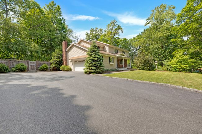 19 Maplecrest Dr, House other with 4 bedrooms, 3 bathrooms and null parking in Danbury CT | Image 32