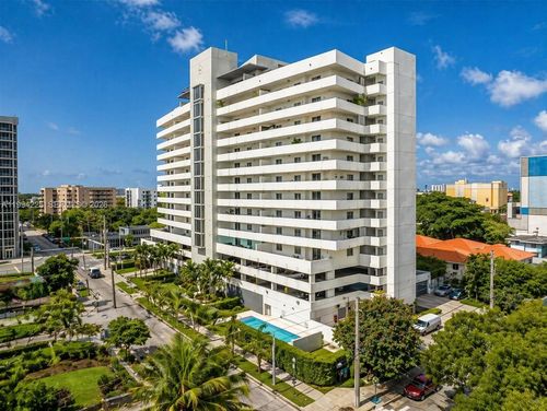 805-36 Nw 6th Ave, Miami, FL, 33128-1585 | Card Image