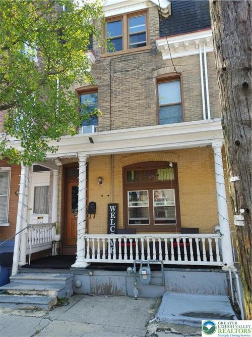936 W Liberty St, Allentown, PA, 18102-5586 | Card Image