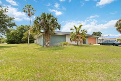 2958 Welcome Circle, House other with 3 bedrooms, 2 bathrooms and null parking in Kissimmee FL | Image 3