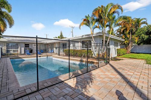 2-1761 Ne 55th St, Fort Lauderdale, FL, 33334-5877 | Card Image