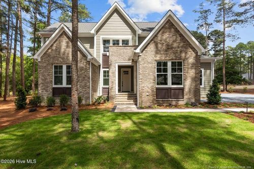 62 Mcmichael Dr, Pinehurst, NC, 28374-6701 | Card Image