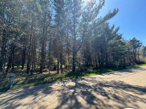 4 Hancock Rd, Montague, MI, 49437 | Card Image
