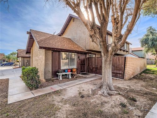 4522 Del Oro Dr, Las Vegas, NV, 89102-7340 | Card Image