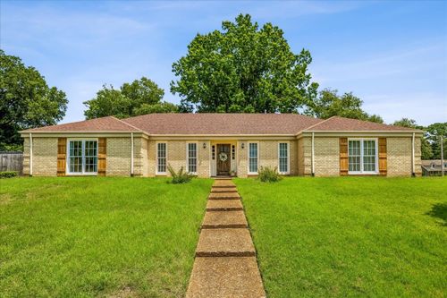 8038 Circleshade Dr, Germantown, TN, 38138-8108 | Card Image