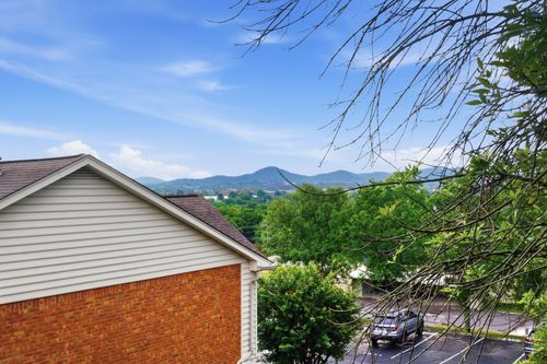 1604 Brentwood Pointe, Franklin, TN, 37067-1626 | Card Image