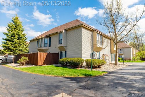 23-8127 Colony Dr, Grosse Ile, MI, 48138-1728 | Card Image