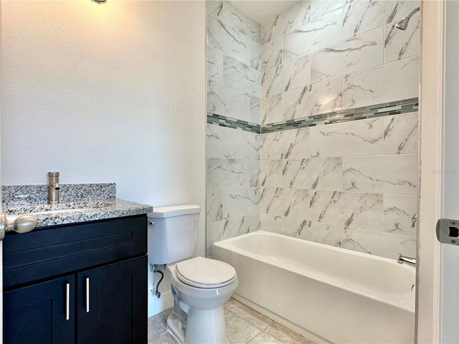 Bathroom 2 - inside the bedroom 2 | Image 24