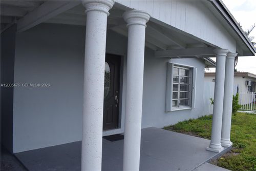 841 Hialeah Dr, Hialeah, FL, 33010-5538 | Card Image