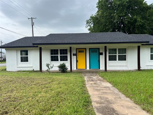 224-224 E Lake St, Sherman, TX, 75090-8835 | Card Image