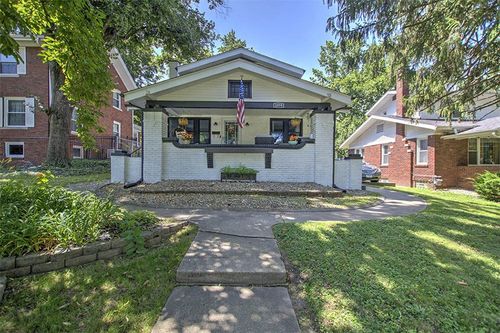 1579 W Main St, Decatur, IL, 62522-1911 | Card Image