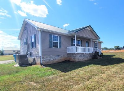 14 Brandon Dr, House other with 3 bedrooms, 2 bathrooms and 3 parking in Mc Minnville TN | Image 2