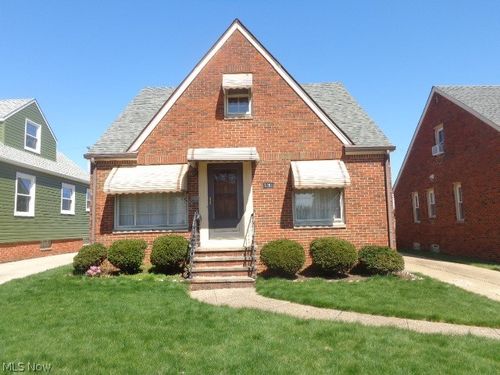 5706 Brownfield Dr, Parma, OH, 44129-4208 | Card Image