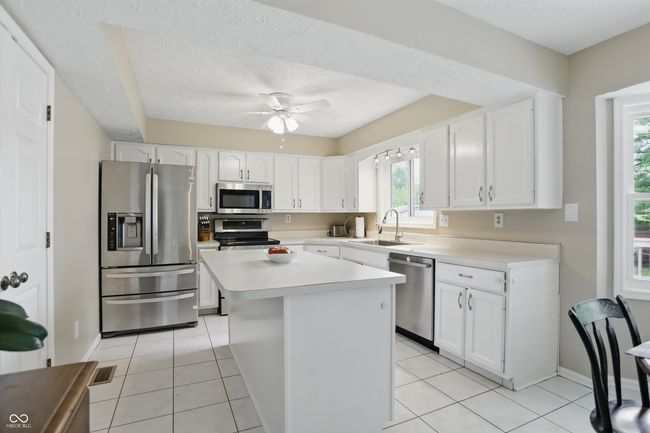 8218 San Carlos Ct, House other with 3 bedrooms, 2 bathrooms and null parking in Indianapolis IN | Image 15