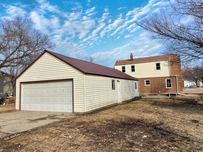 421 W Van Dusen St, House other with 5 bedrooms, 2 bathrooms and null parking in Springfield MN | Image 60