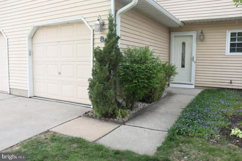8 Deerfield Ct, BORDENTOWN, NJ, 08505-3115 | Card Image