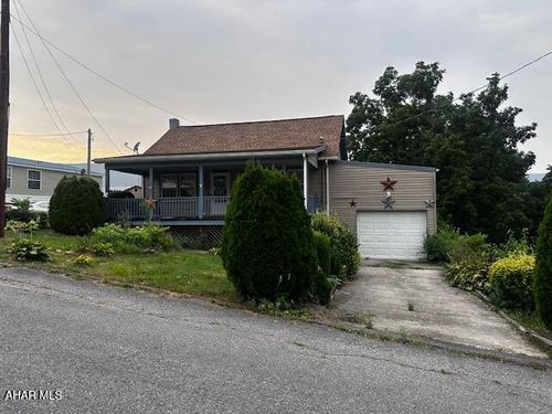 303 16th St, Saxton, PA, 16678-1408 | Card Image