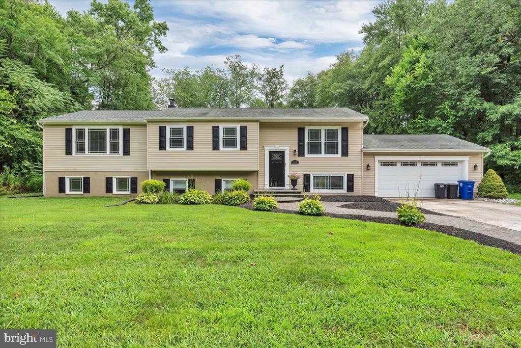 Clayton Ave, Clayton, NJ 08312