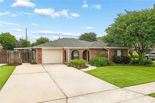 2649 Vulcan St, Harvey, LA, 70058-6108 | Card Image