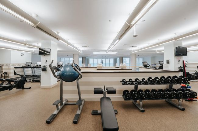 LPH07 - 19333 Collins Ave, Condo with 3 bedrooms, 3 bathrooms and null parking in Sunny Isles Beach FL | Image 29