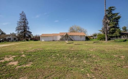 8233 S Elm Ave, Fresno, CA, 93706-9217 | Card Image