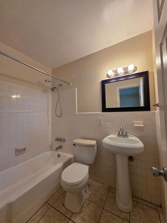 APT-3 - 1816 Sw 11 Th Ct, Condo with 1 bedrooms, 1 bathrooms and null parking in Fort Lauderdale FL | Image 8