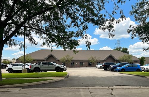 a-6105 Rockwell Dr Ne, Cedar Rapids, IA, 52402-7205 | Card Image