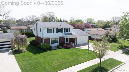 1645 Waverly St, Trenton, MI, 48183-1828 | Card Image