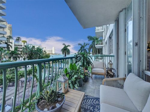 411-1408 Brickell Bay Dr, Miami, FL, 33131-3665 | Card Image
