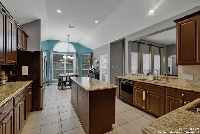 8511 Magdalena Run, House other with 3 bedrooms, 2 bathrooms and null parking in Helotes TX | Image 6