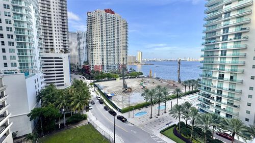 1010-1300 Brickell Bay Dr, Miami, FL, 33131-3384 | Card Image
