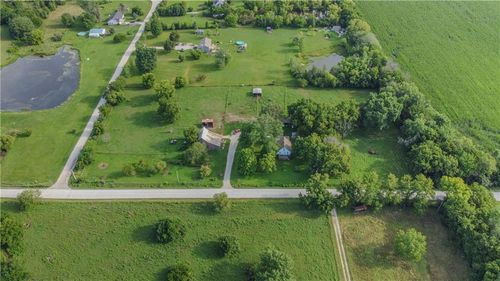 4900 E 219th St, Peculiar, MO, 64078-8707 | Card Image