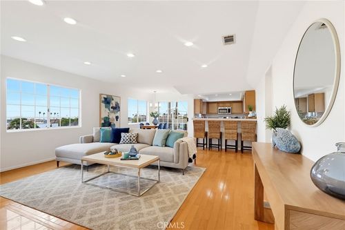 202-1073 W 9th Street, San Pedro, CA, 90731 | Card Image