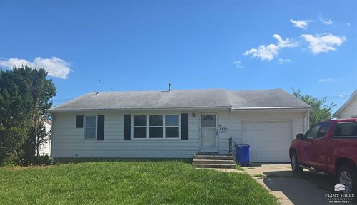 1109 Skyline Dr, Junction City, KS, 66441-4026 | Card Image