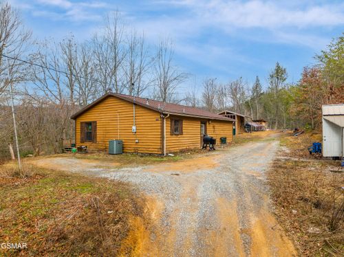 1420 Russell Hollow Rd, Sevierville, TN, 37876-6671 | Card Image