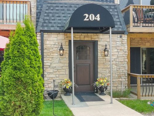 204 Elmhurst Ct, Williams Bay, WI, 53191-1210 | Card Image