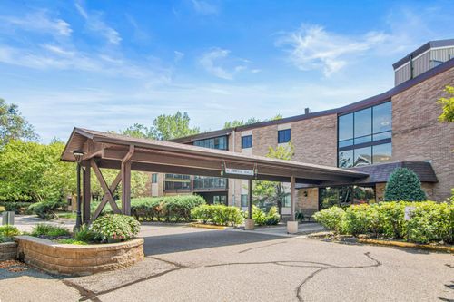 apt-230-2670 Oxford St N, Roseville, MN, 55113-2058 | Card Image