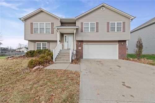 3212 Morton Ln, Saint Joseph, MO, 64506-1382 | Card Image