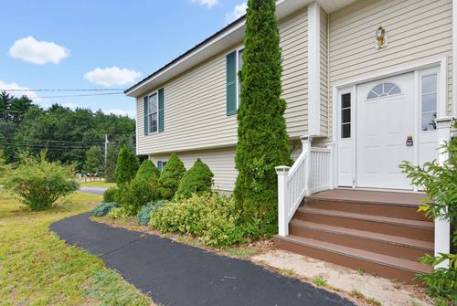 10 Terry Dr, Loudon, NH, 03307-1021 | Card Image