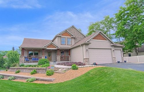 600 Topaz Ln, Hudson, WI, 54016-5865 | Card Image