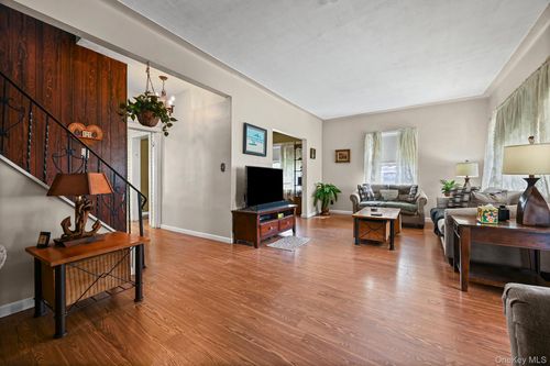 250 Beach 140th St, Rockaway Park, NY, 11694-1222 | Card Image