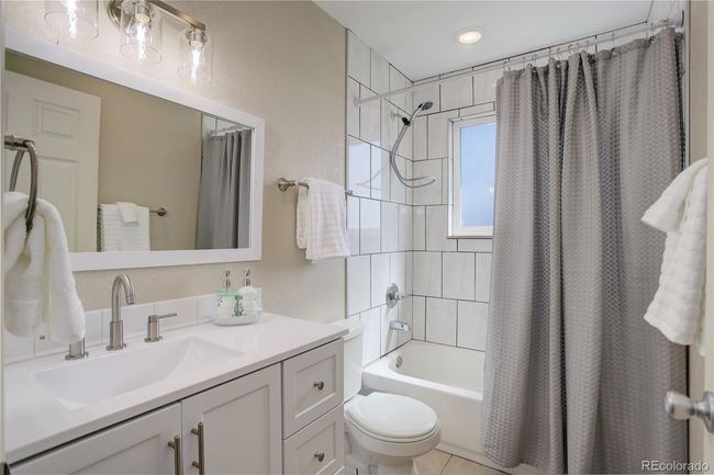 Full Remodeled Bath | Image 17