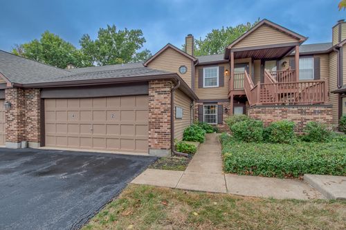 apt-2-386 Sandhurst Cir, Glen Ellyn, IL, 60137-6674 | Card Image